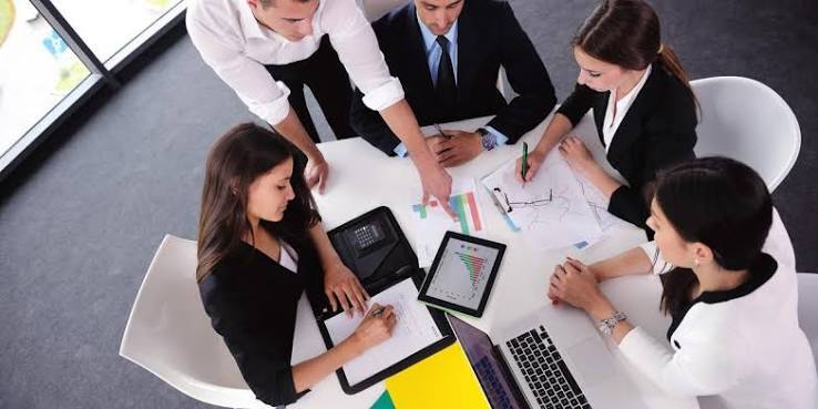 ¿Qué es la experiencia del colaborador? Guía y estrategias
